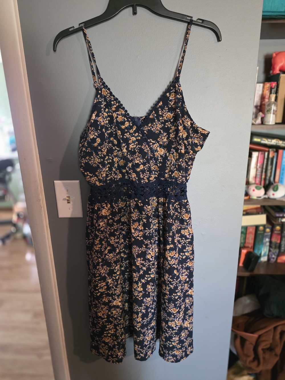 SHEIN Navy Spaghetti-Strap Floral Mini Dress with Lace Waist